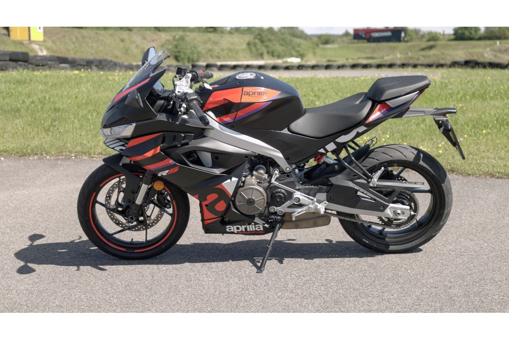 Aprilia RS 457 Test 2024 on the Supermoto track - Image 24