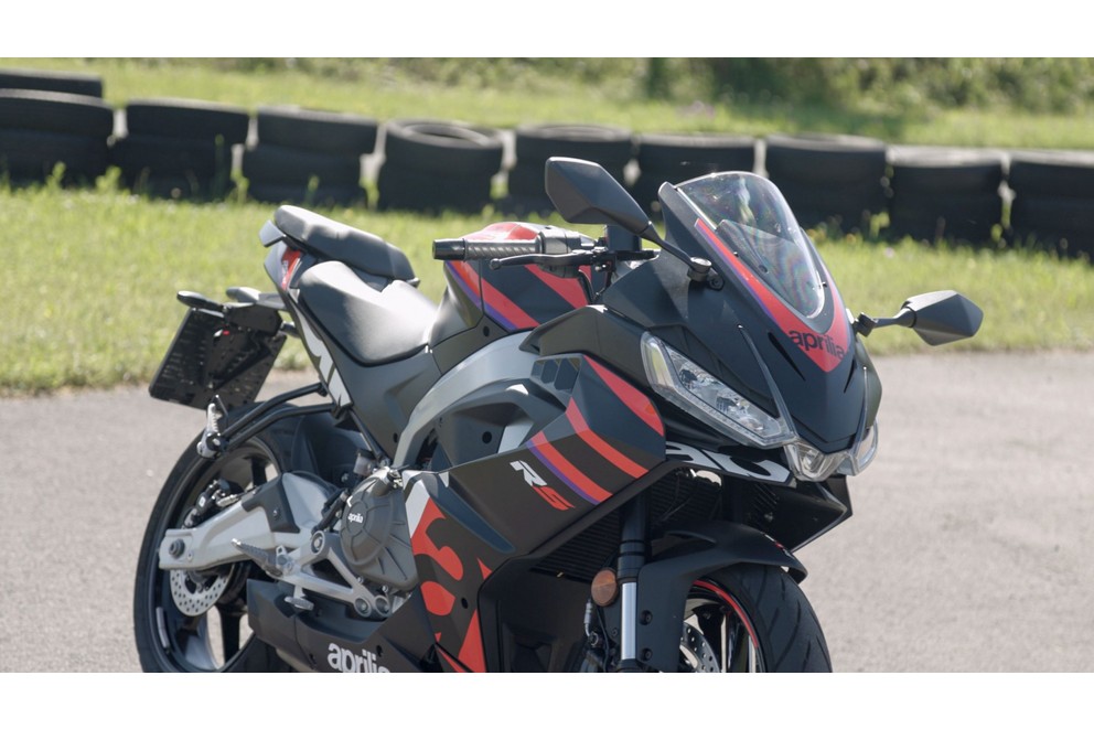 Aprilia RS 457 Test 2024 Supermoto pistinde - Resim 45