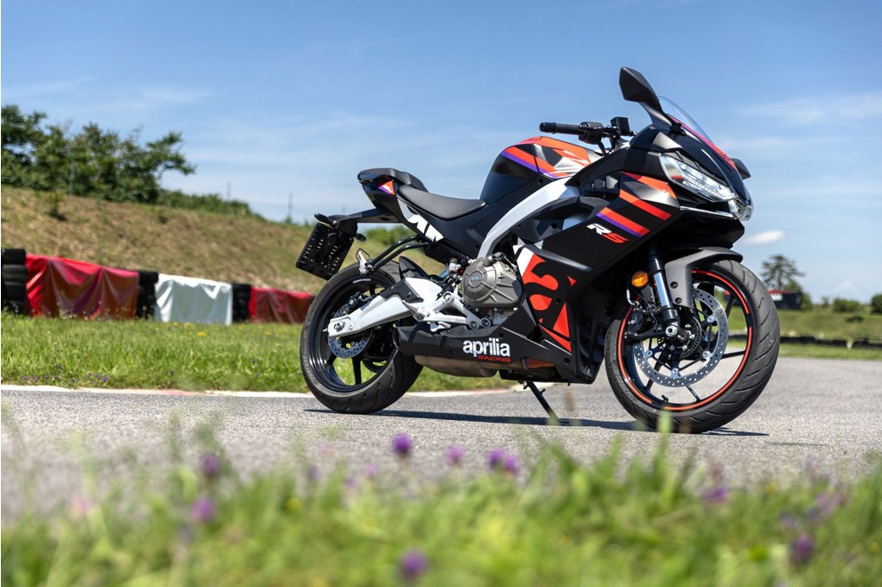 Test Aprilia RS 457 2024 na torze Supermoto - Obraz 48