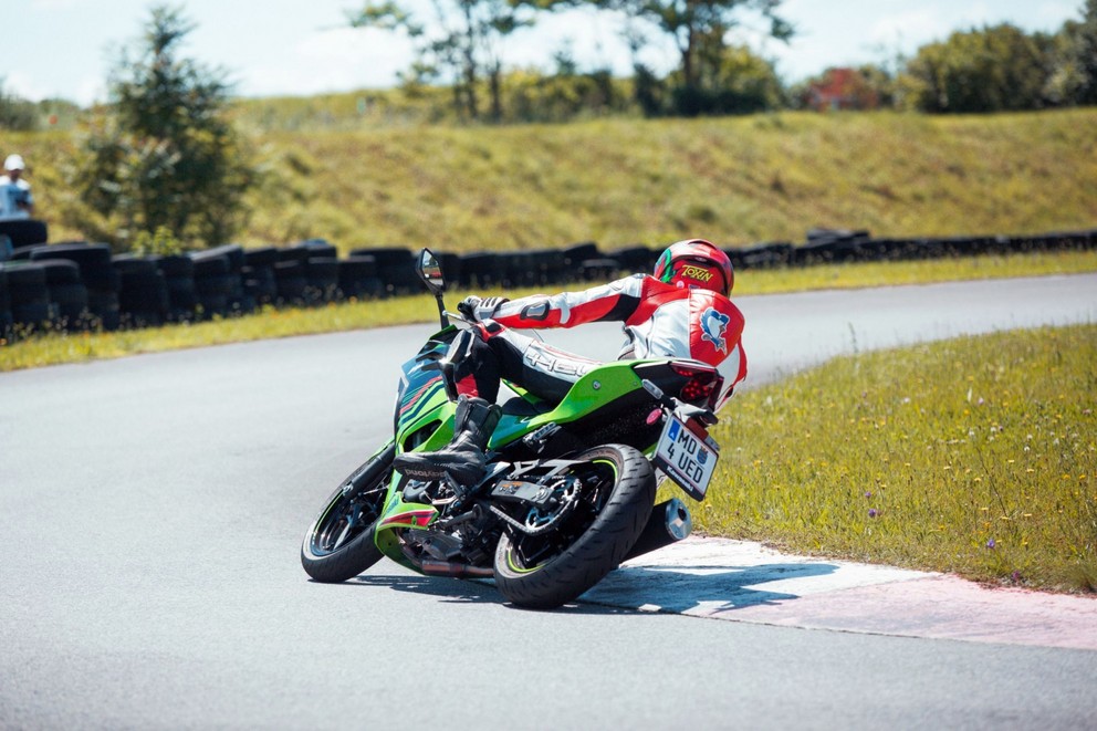 Kawasaki Ninja 500 SE Test 2024: Gebruiksvriendelijke A2-supersport - afbeelding 65