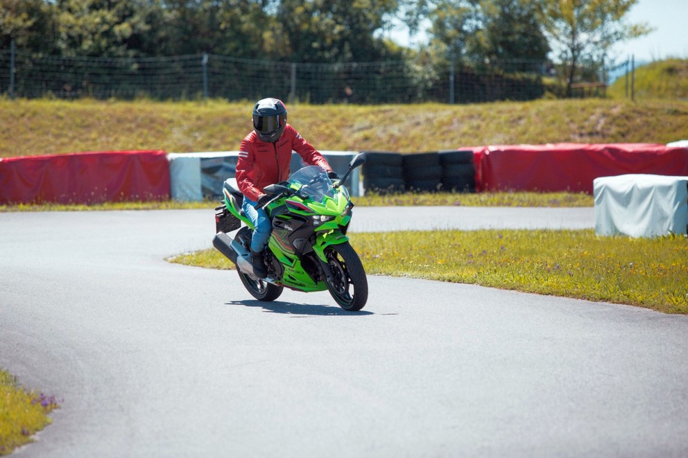 Test de la Kawasaki Ninja 500 SE 2024 : Une sportive accessible pour les débutants A2 - Image 66