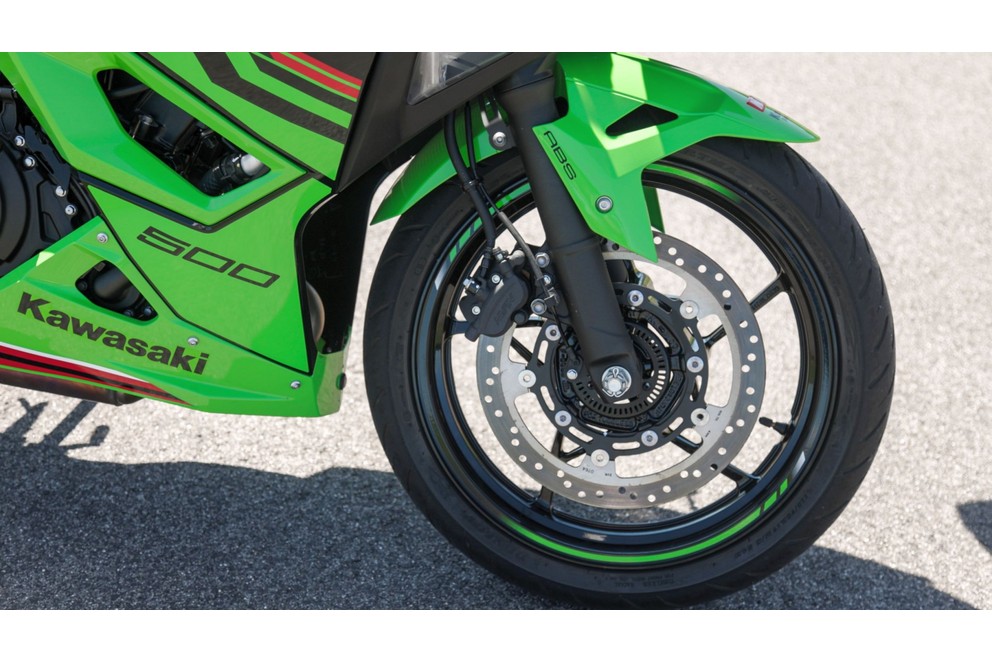 Test de la Kawasaki Ninja 500 SE 2024 : Une sportive accessible pour les débutants A2 - Image 14