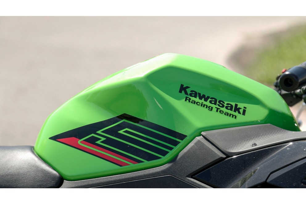 Kawasaki Ninja 500 SE Test 2024: Prijateljski A2-Sportista za Početnike - Слика 25