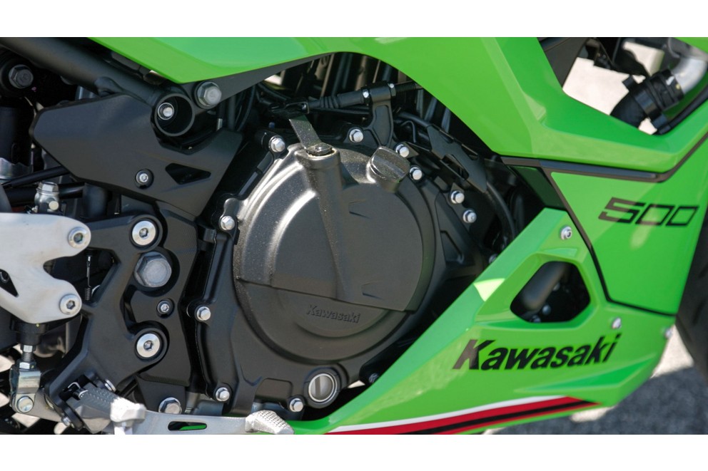 Kawasaki Ninja 500 SE Test 2024: Přátelský sportovec pro začátečníky s licencí A2 - Obrázek 62