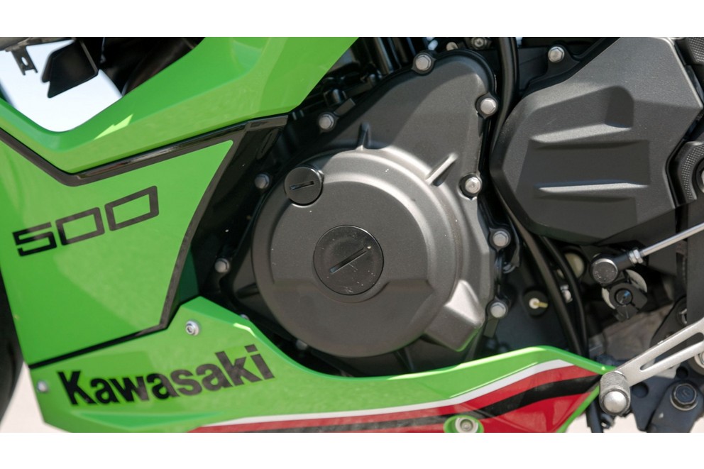 Kawasaki Ninja 500 SE Test 2024: Prijateljski A2-Sportista za Početnike - Слика 39