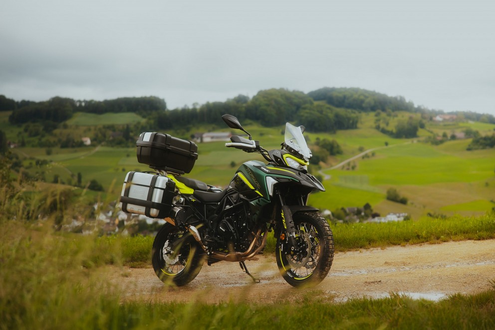 Benelli TRK 702X - un fin de semana en el oeste de Suiza - Imagen 16