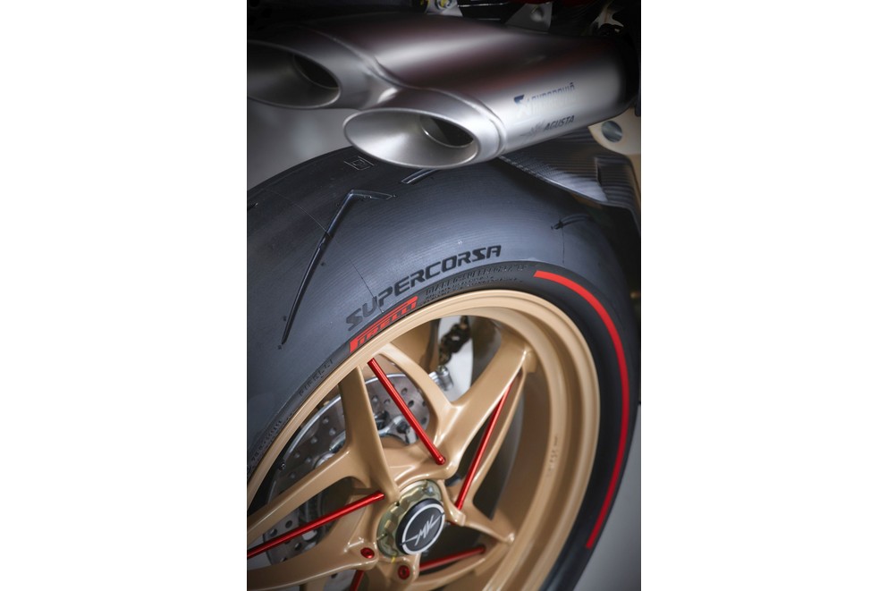 MV Agusta Superveloce 1000 Serie Oro 2024 - Image 28