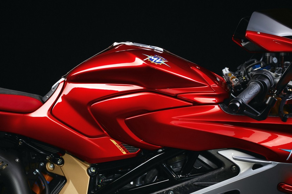 MV Agusta Superveloce 1000 Serie Oro 2024 - Imagem 35