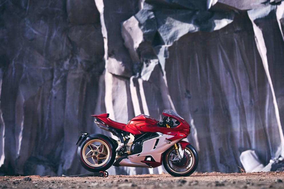 MV Agusta Superveloce 1000 Serie Oro 2024 - Kép 1