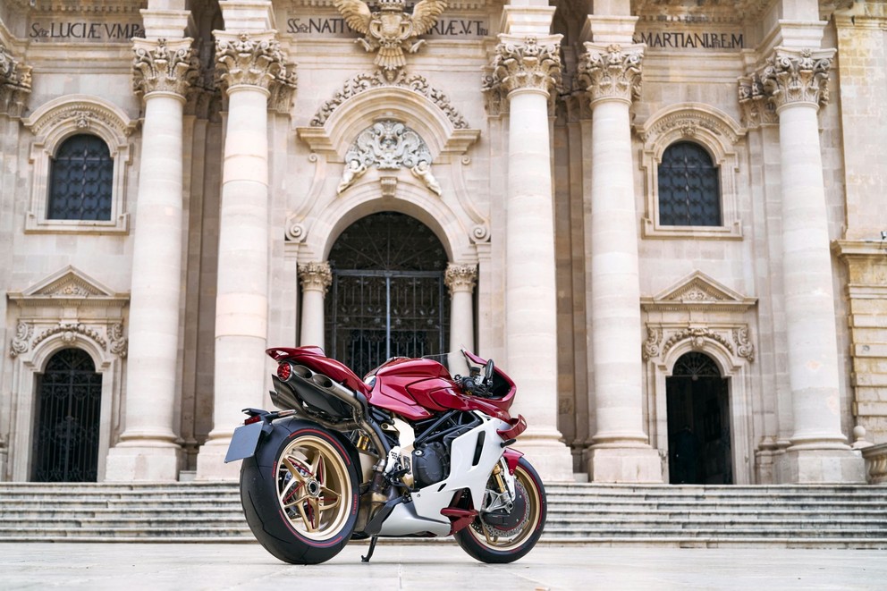 MV Agusta Superveloce 1000 Serie Oro 2024 - Bild 2