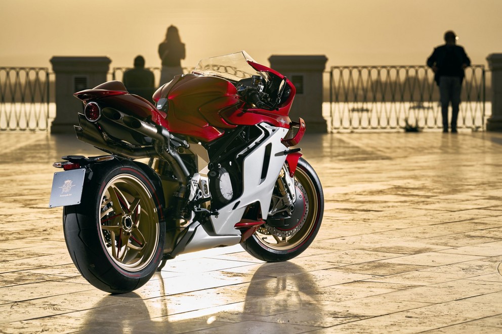 MV Agusta Superveloce 1000 Serie Oro 2024 - Imagem 5