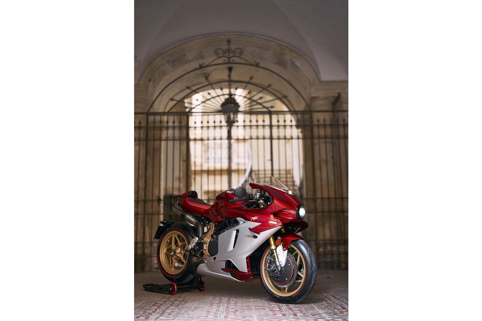 MV Agusta Superveloce 1000 Serie Oro 2024 - Слика 7