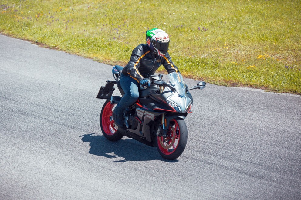 CFMOTO 450SR S Test 2024 - Obrázok 41