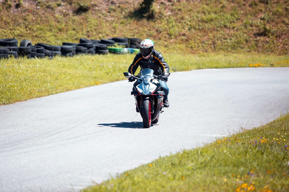 CFMOTO 450SR S Test 2024 - Obrázok 37