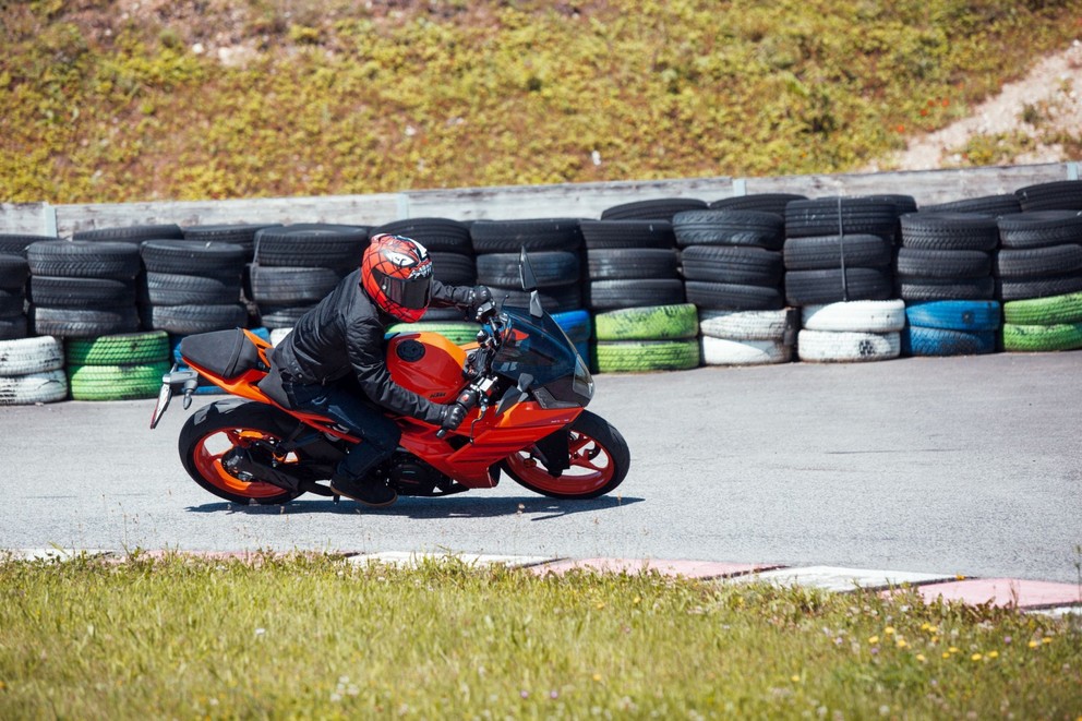 KTM RC 390 Test 2024 - Bild 31