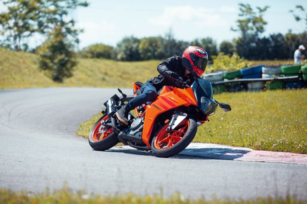 KTM RC 390 Teszt 2024 - Kép 3