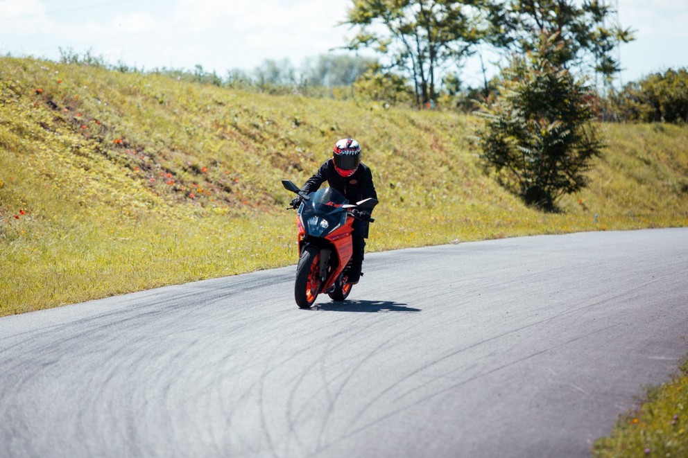 Test de la KTM RC 390 2024 - Image 42