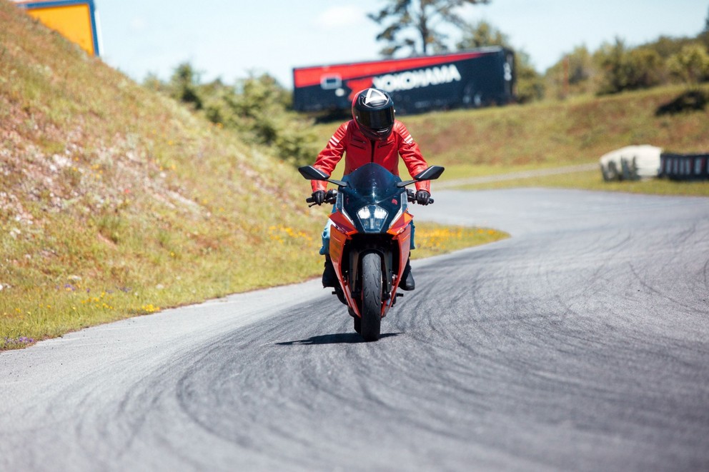 KTM RC 390 Test 2024 - Image 30