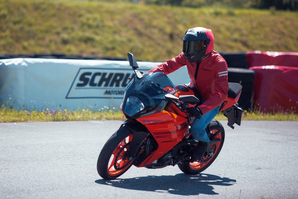 Prueba de la KTM RC 390 2024 - Imagen 39