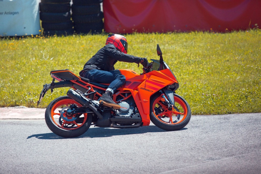 Teste da KTM RC 390 2024 - Imagem 13