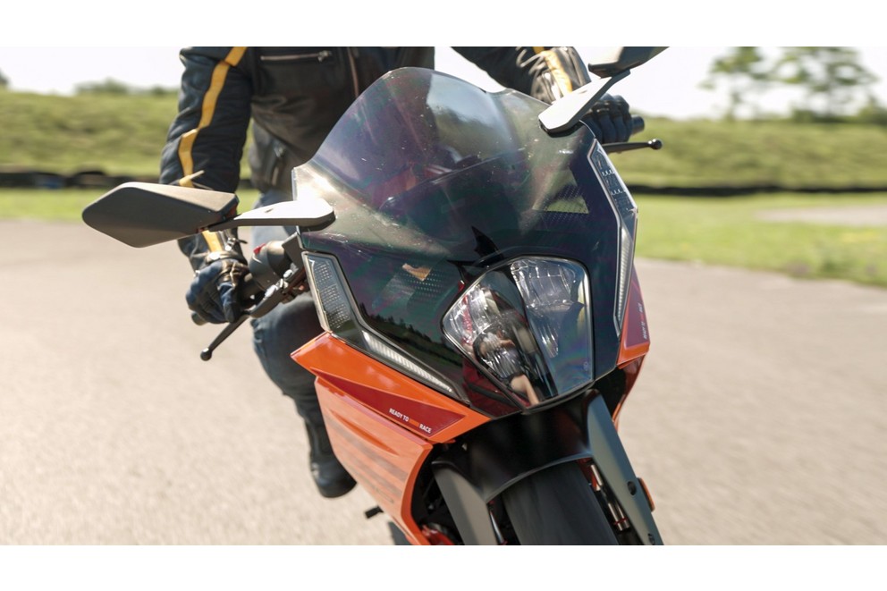 Prueba de la KTM RC 390 2024 - Imagen 2