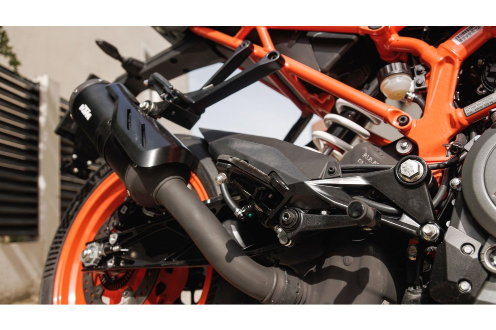 KTM RC 390 Test 2024 - Bild 8