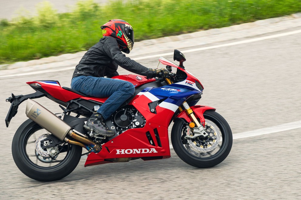 Honda Fireblade SP 2024 Testi kırsal yolda - Resim 26