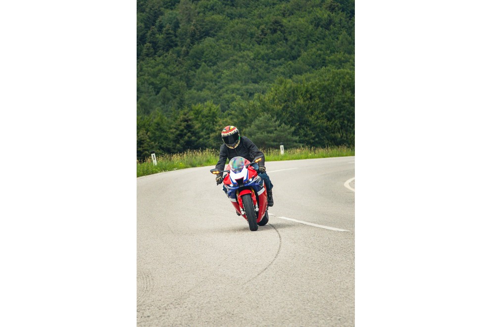 Honda Fireblade SP 2024 Test on the Country Road - Image 22