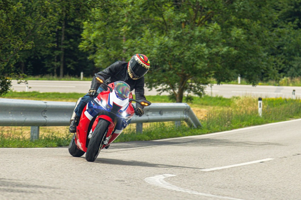 Honda Fireblade SP 2024 Test on the Country Road - Image 38