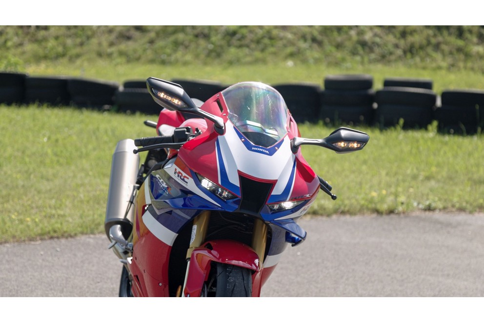 Honda Fireblade SP 2024 Test on the Country Road - Image 29