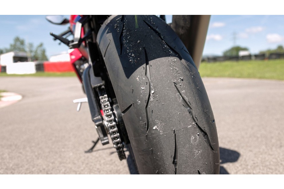 Honda Fireblade SP 2024 Test on the Country Road - Image 39