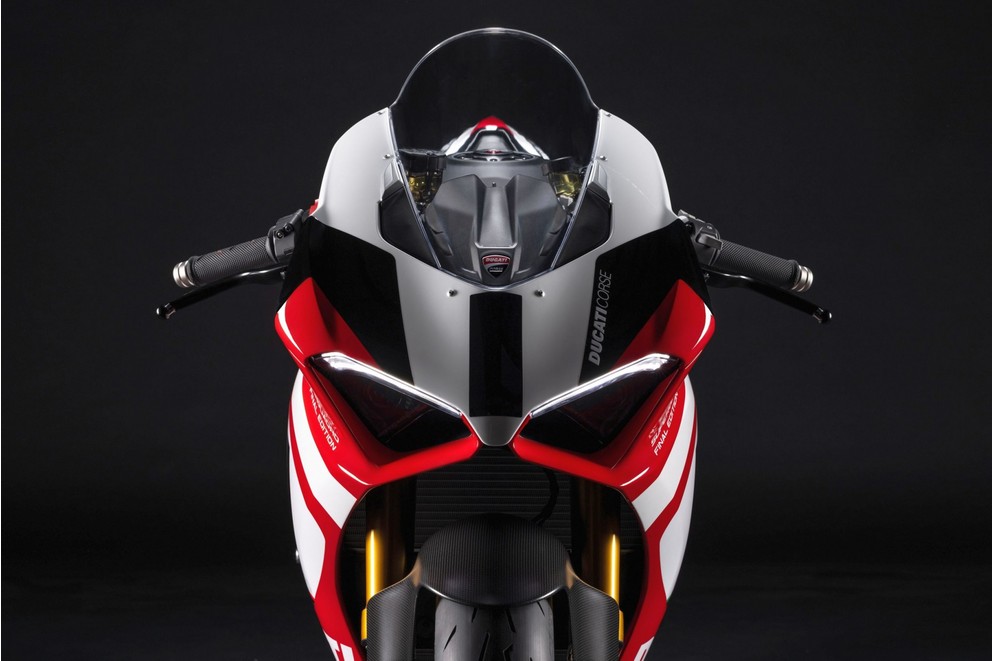 Ducati Panigale V2 Superquadro Final Edition 2024 - Resim 72