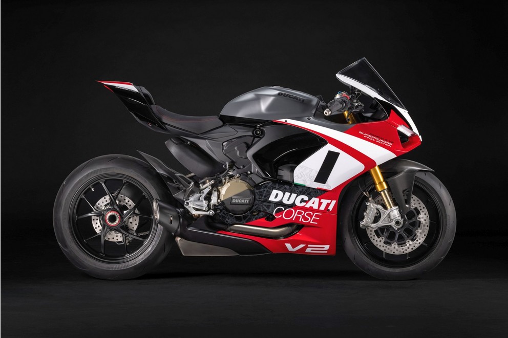 'Ducati Panigale V2 Superquadro Final Edition 2024' - Слика 1