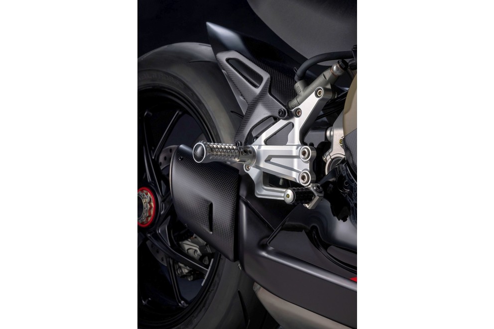 Ducati Panigale V2 Superquadro Final Edition 2024 - Image 34