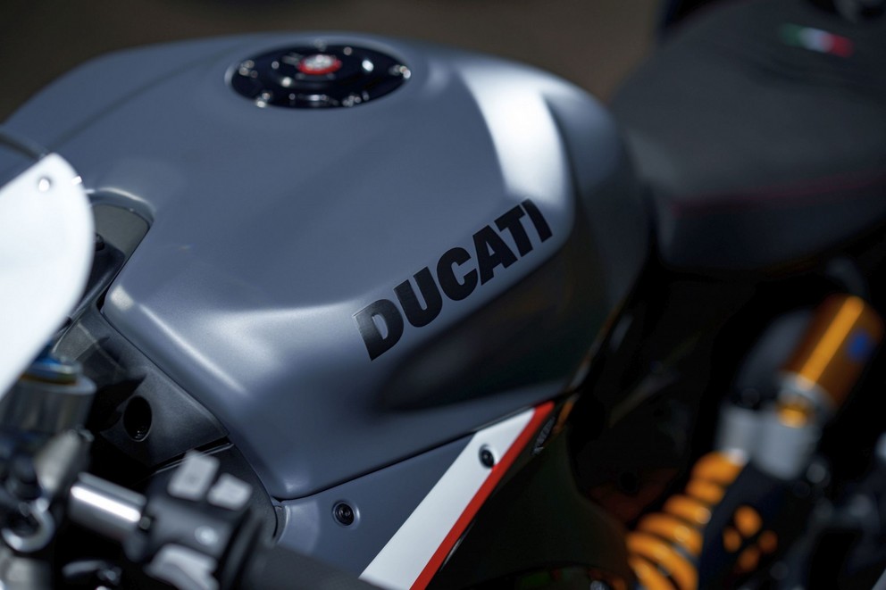 Ducati Panigale V2 Superquadro Final Edition 2024 - Image 4