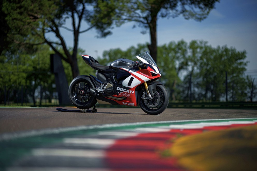 'Ducati Panigale V2 Superquadro Final Edition 2024' - Kép 30