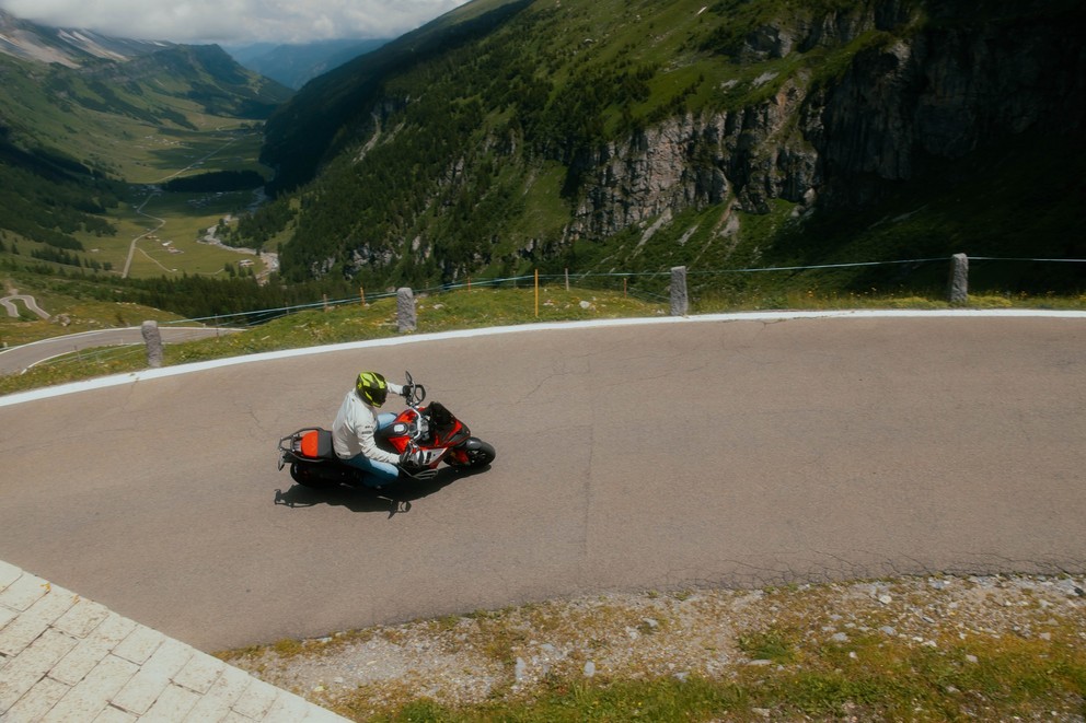 Prueba de la Ducati Multistrada V4 Pikes Peak en Suiza 2024 - Imagen 15