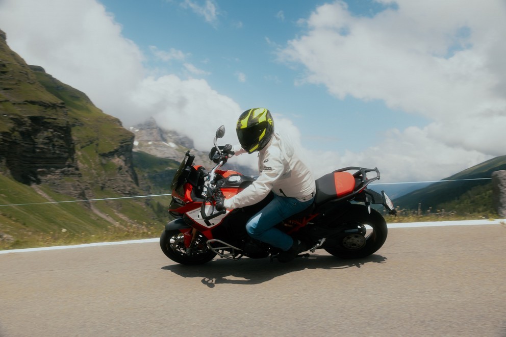 Prueba de la Ducati Multistrada V4 Pikes Peak en Suiza 2024 - Imagen 11