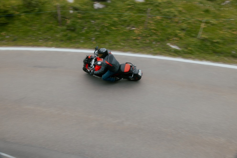 Test de la Ducati Multistrada V4 Pikes Peak en Suisse 2024 - Image 17