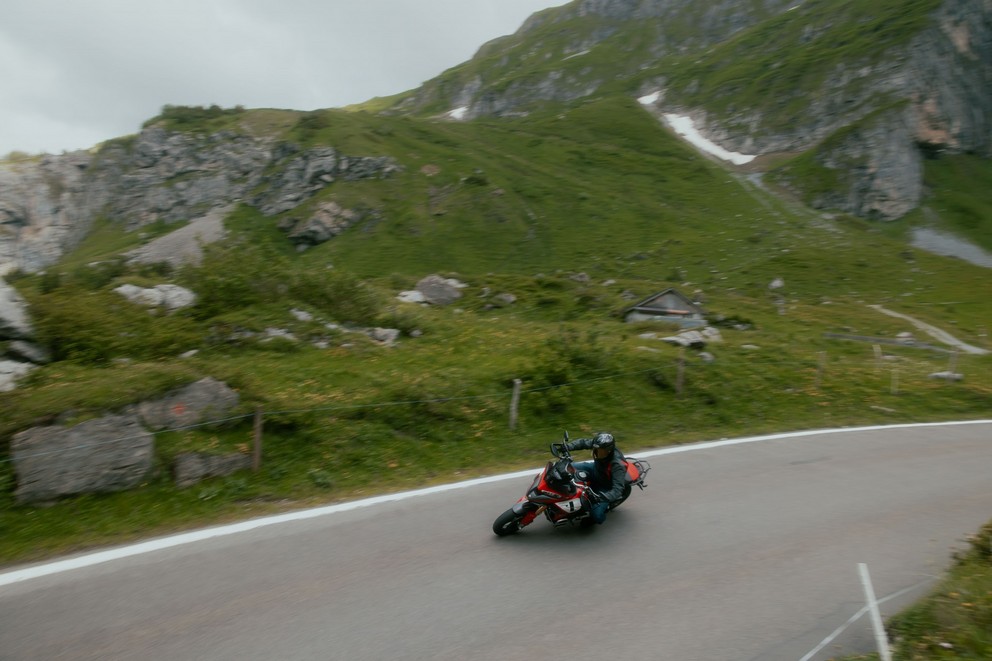 Test de la Ducati Multistrada V4 Pikes Peak en Suisse 2024 - Image 9