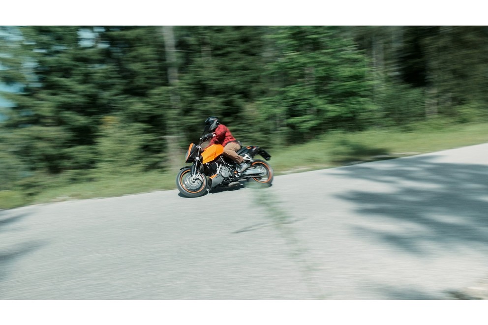 KTM 990 Super Duke 2006 - Image 32