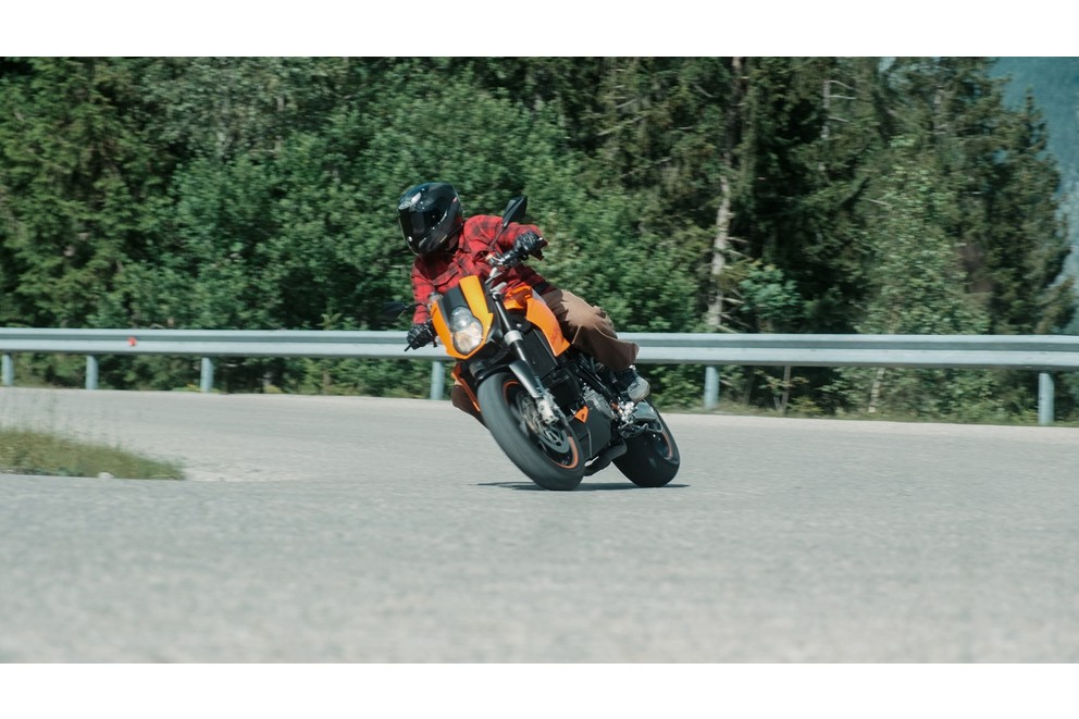 KTM 990 Super Duke 2006 - Slika 50