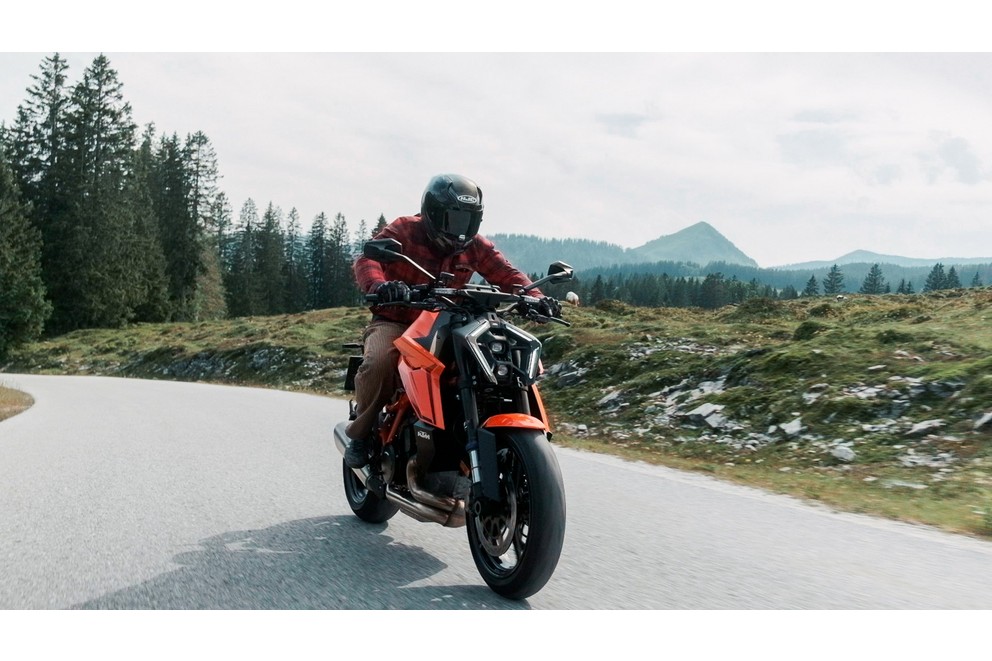 KTM 1390 Super Duke 2024 - Immagine 25