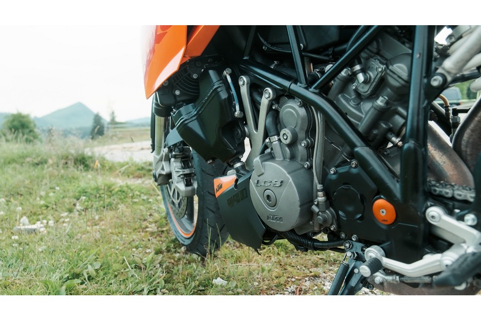 KTM 990 Super Duke 2006 - Слика 98