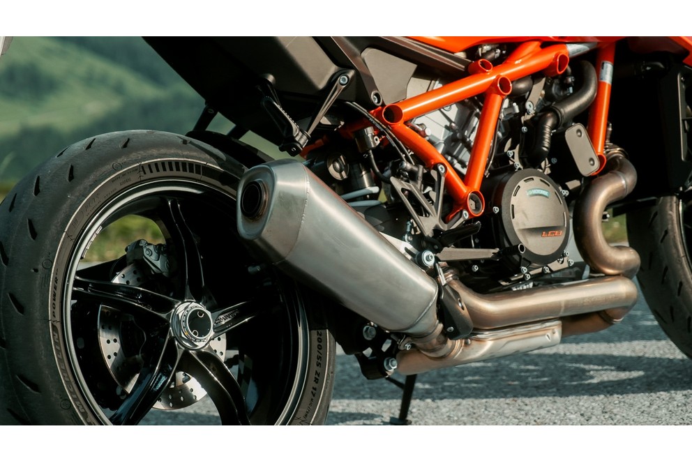 KTM 1390 Super Duke 2024 - Слика 28