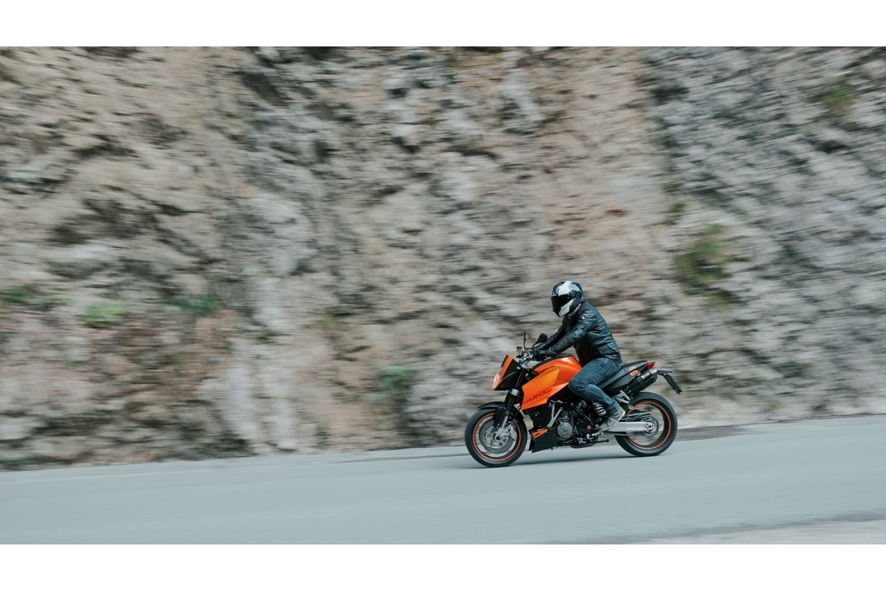 KTM 990 Super Duke 2006 - Слика 105