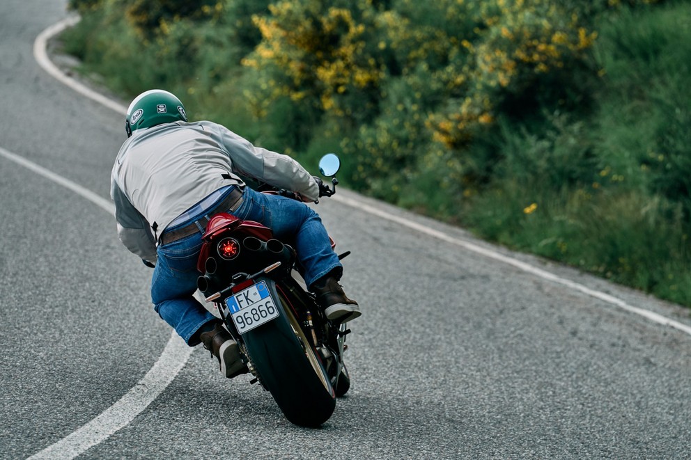 MV Agusta Superveloce 1000 Serie Oro 2024 - Obrázek 2