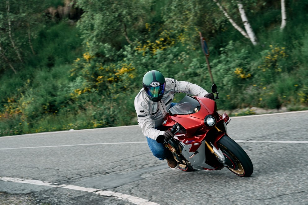 MV Agusta Superveloce 1000 Serie Oro 2024 - Obrázek 5