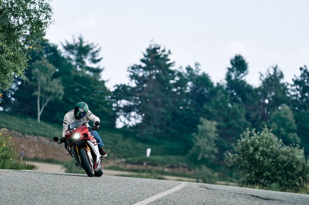 MV Agusta Superveloce 1000 Serie Oro 2024 - Obrázek 8