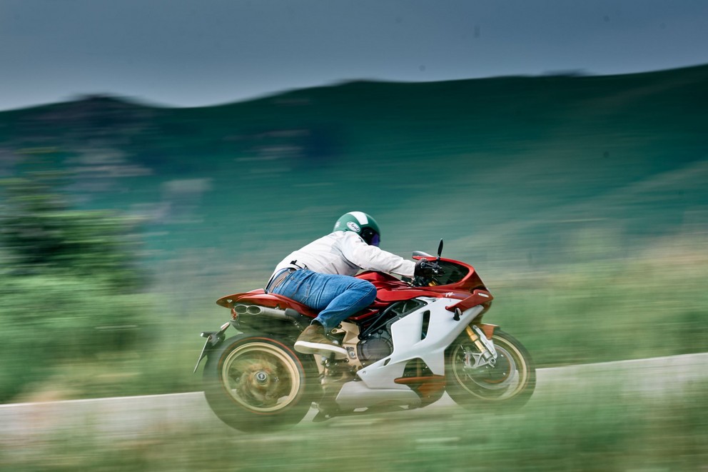 MV Agusta Superveloce 1000 Serie Oro 2024 - Obrázek 29